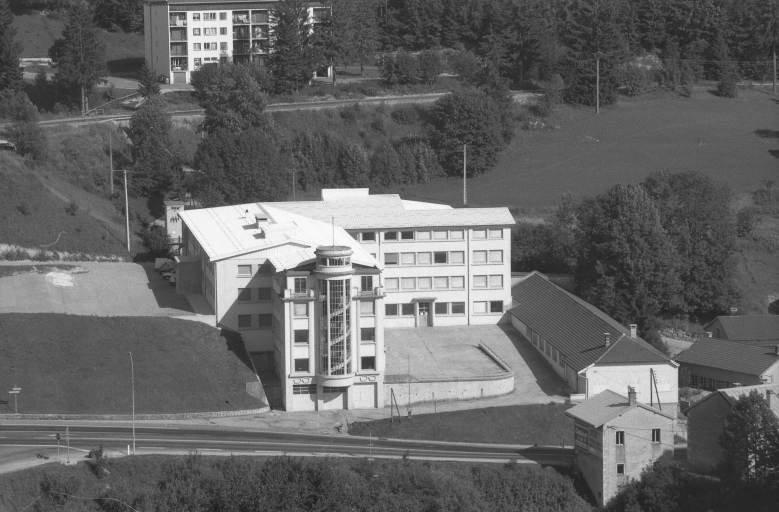 Vue d'ensemble plongeante sur l'usine, depuis l'ouest.