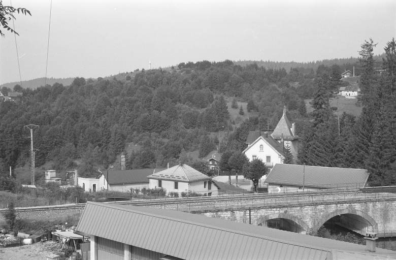 Vue d'ensemble depuis l'est.