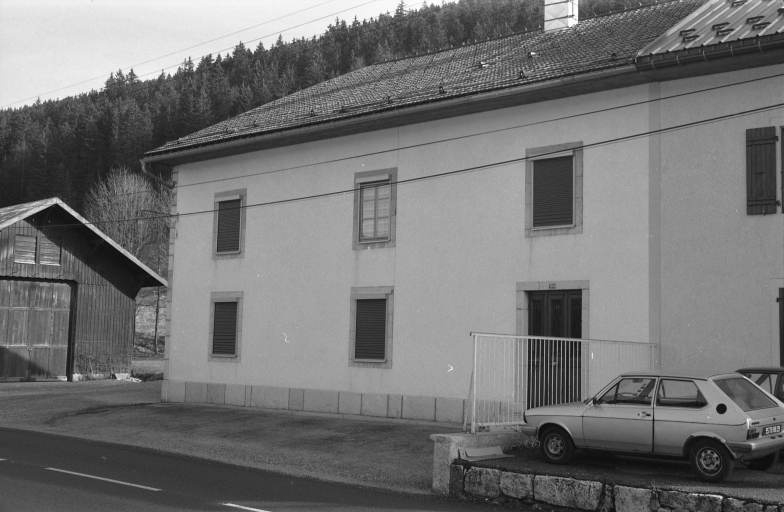 Logement patronal.