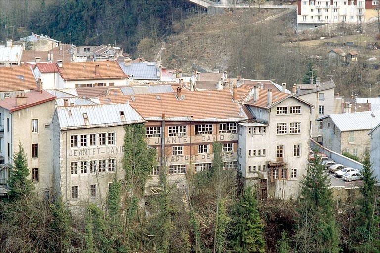 Vue d'ensemble rapprochée depuis l'ouest.