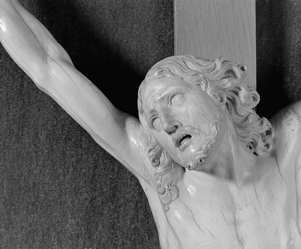 Croix (statuette) : Christ en croix (n° 3)