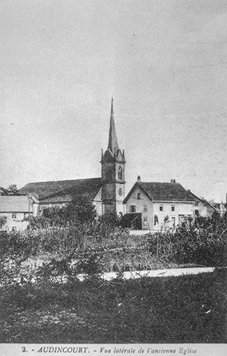 2. AUDINCOURT. - Face latérale de l'ancienne église.