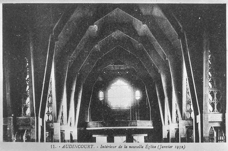 11. AUDINCOURT. - Intérieur de la nouvelle Eglise (janvier 1932). Carte postale.