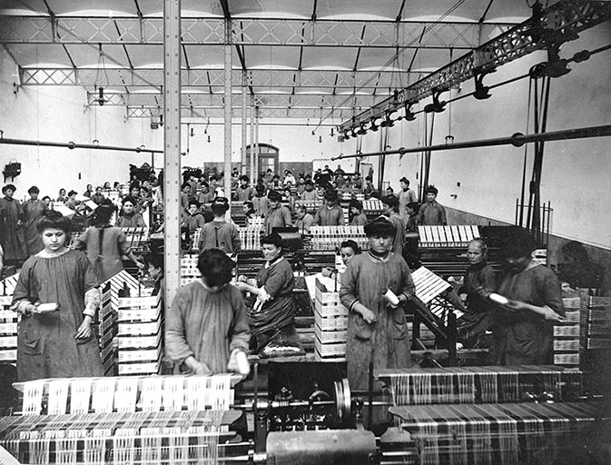 4. Atelier de flottage, [entre 1905 et 1920].