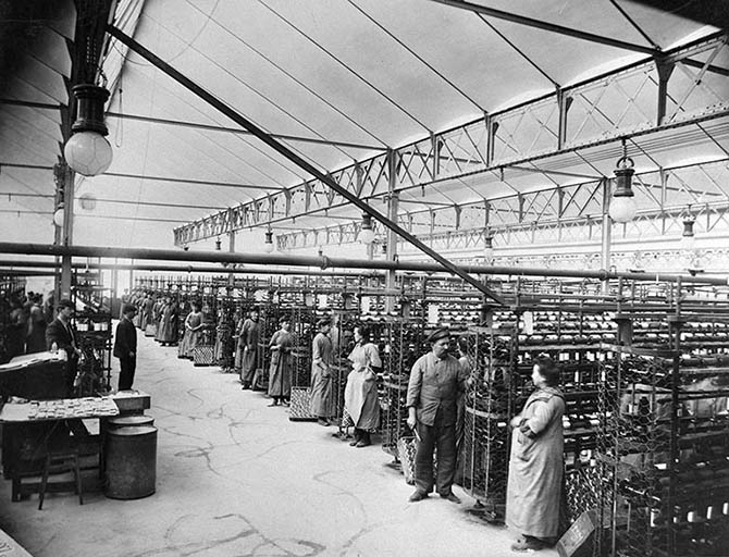 7. Filature, [entre 1905 et 1920].