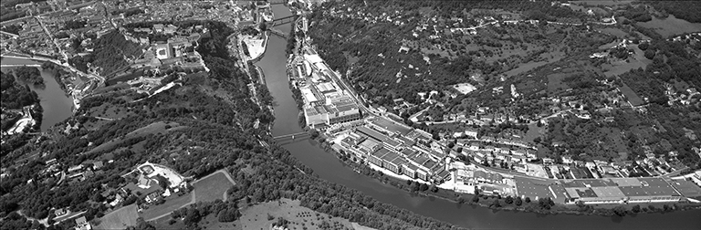 Vue aérienne panoramique depuis le sud.