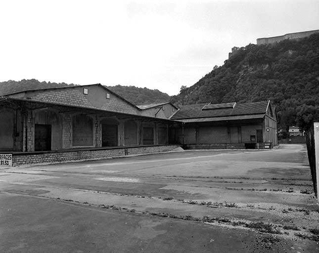 Usine B : magasin général (ancienne papeterie).
