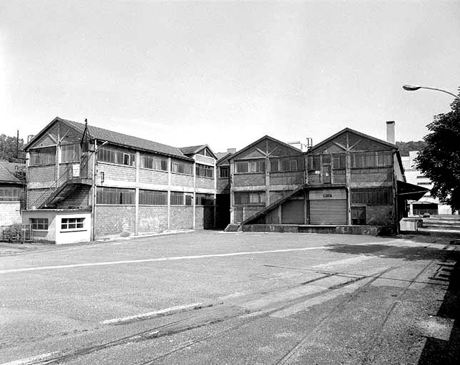 Usine B : entrepôts (I).