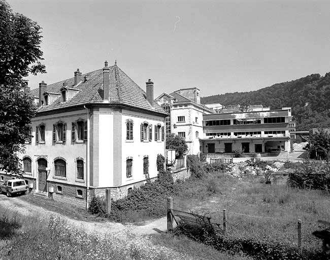 Extrémité occidentale des bureaux et cantine.