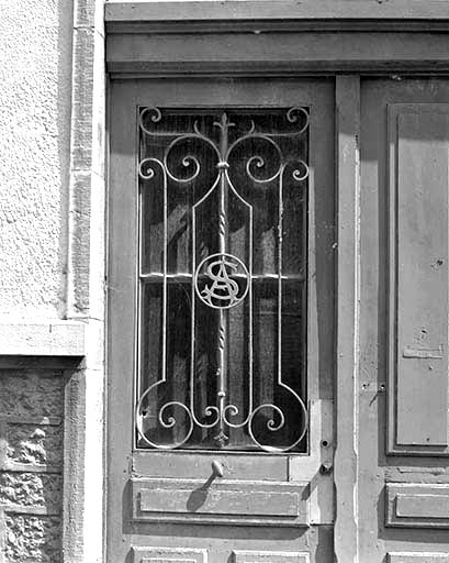 Ferronnerie d'une porte des bureaux (extrémité occidentale).