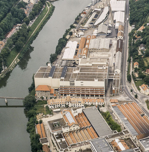 Vue aérienne de l'usine B, depuis le sud-est.