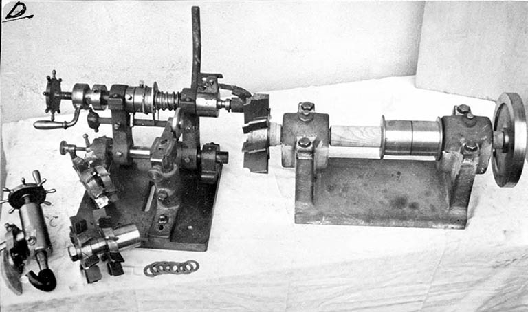 Industrie de la pipe : machine à fraiser.
