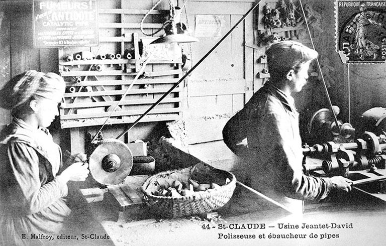 St-Claude - Usine Jeantet-David.- Polisseuse et ébaucheur de pipes.