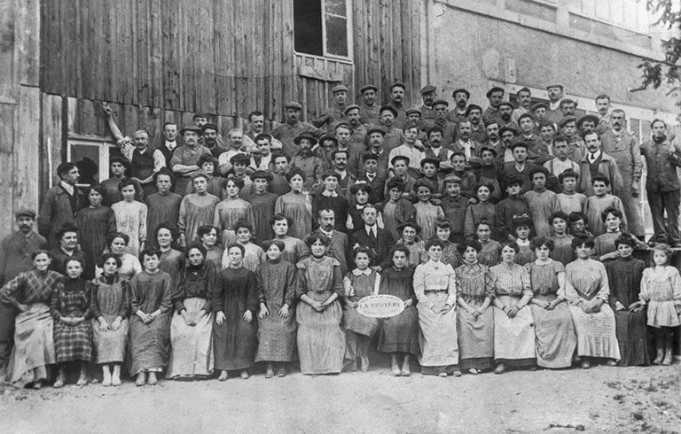 [Le personnel de l'usine].