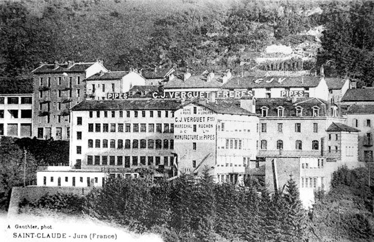 Saint-Claude - Jura (France) [vue d'ensemble de la façade postérieure].