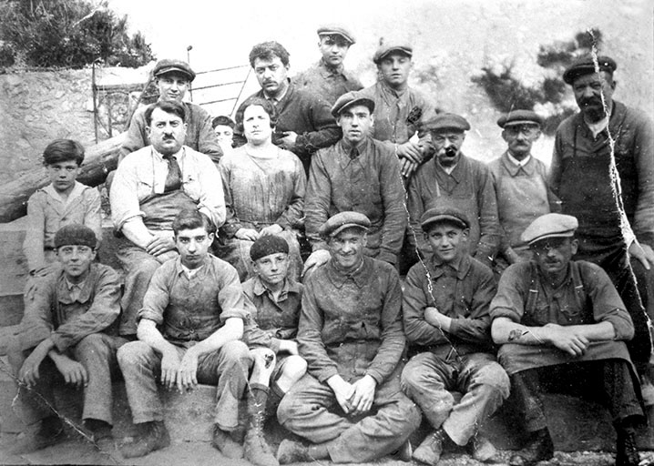 [Monteurs à floc], [1er quart 20e siècle, vers 1910-1915].