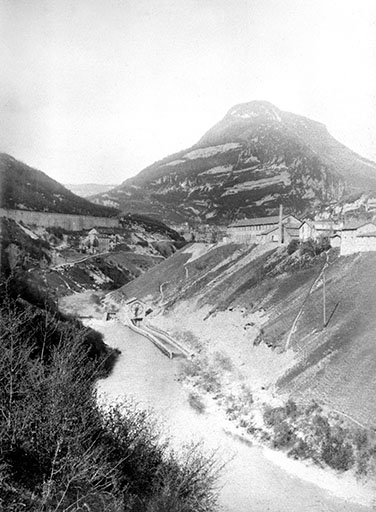 La Bienne River and St Blaise Factory [La Bienne et l'usine de Saint-Blaise en 1910].