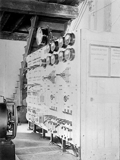 Switchboard [Tableau de contrôle en 1910].