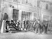 Filling reservoir with town fire pump [Remplissage du réservoir avec la pompe à incendie de la ville en 1910].