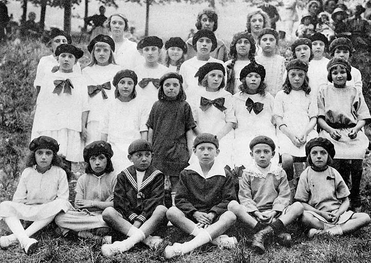 La Fraternelle, Groupe des Enfants du peuple, début des années 1920.