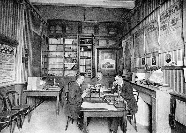 La Maison du peuple, Organisations syndicales - Bureau du Syndicat Le Travail, début des années 1920.