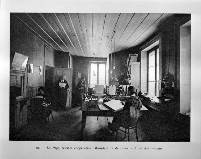 La Pipe, Société coopérative. Manufacture de pipes - L'un des bureaux, s.d. [vers 1922].