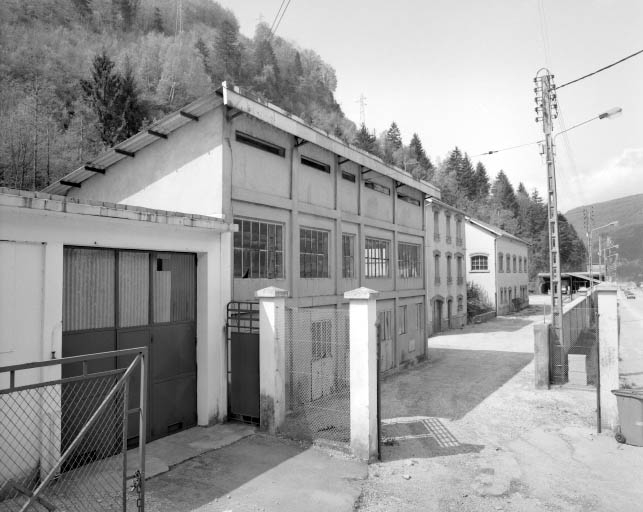 Entrée et ateliers.