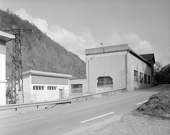 Façade antérieure de la centrale.