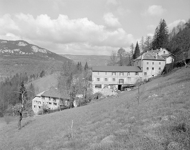 Vue d'ensemble depuis le sud-est.