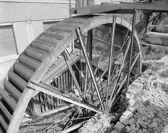 Détail de la roue hydraulique.