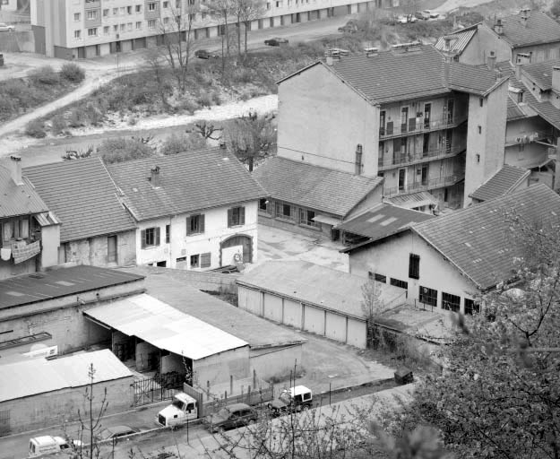 Logement, bureau et atelier de fabrication depuis le sud-est.