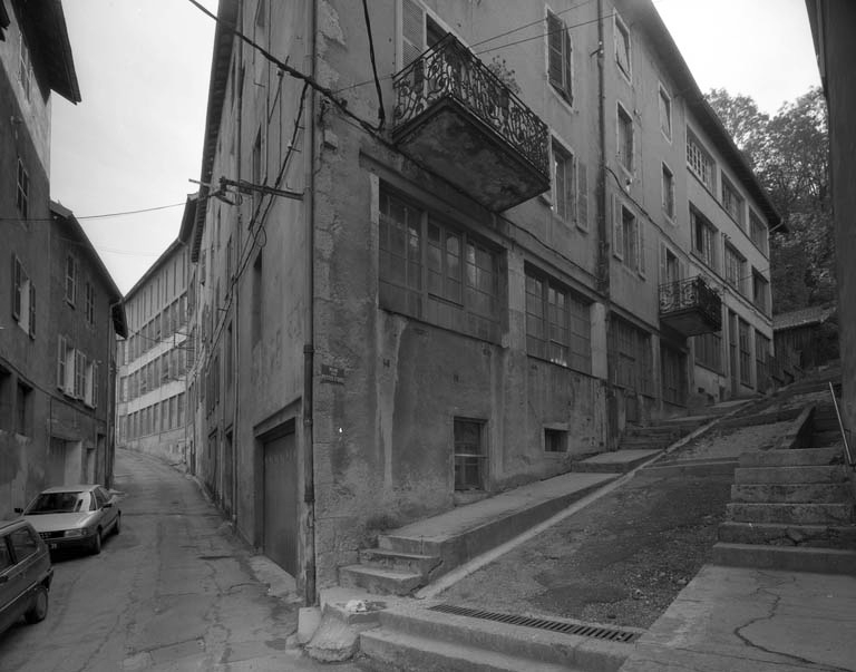 Façades à l'angle de la rue des Etapes et de celle des Petites Etapes.