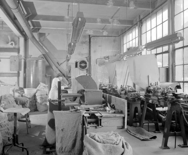 Intérieur de l'atelier d'ébauchage.