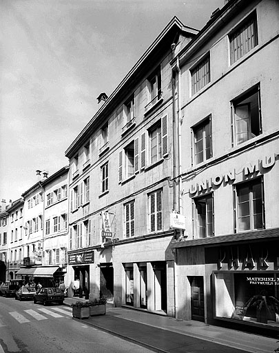 Bâtiment rue de la Poyat : façade antérieure.