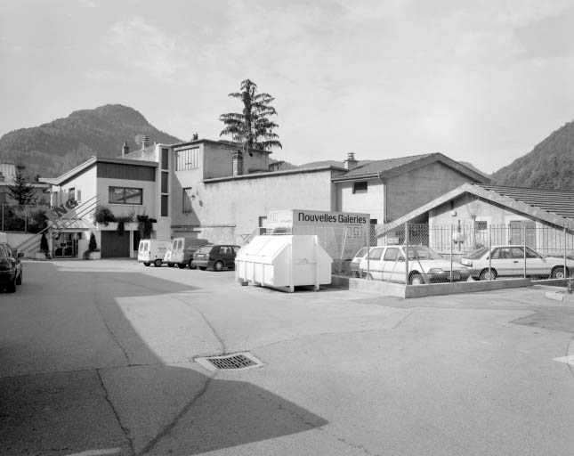 Façade orientale des bâtiments.