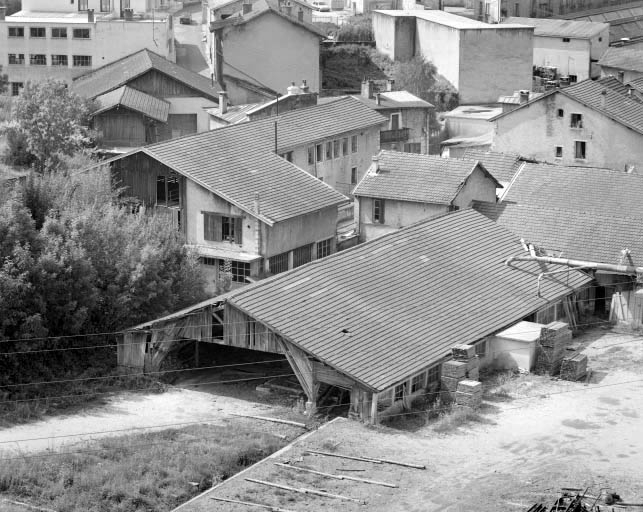 Bâtiment d'eau et ateliers de fabrication (ancienne et nouvelle scieries).