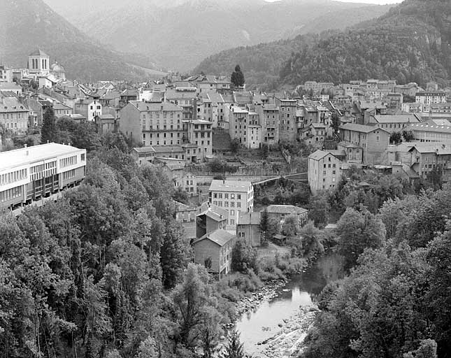 Vue d'ensemble du site : façades sur la Bienne.