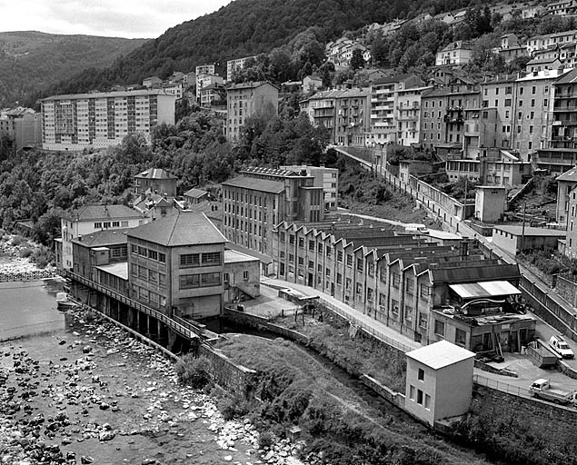 Vue d'ensemble du site depuis le nord-est.