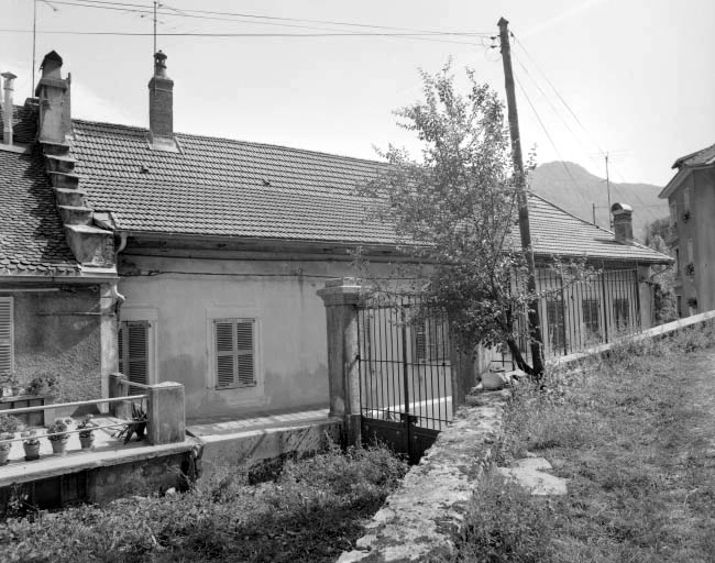 Logement patronal Dalloz : façade postérieure.