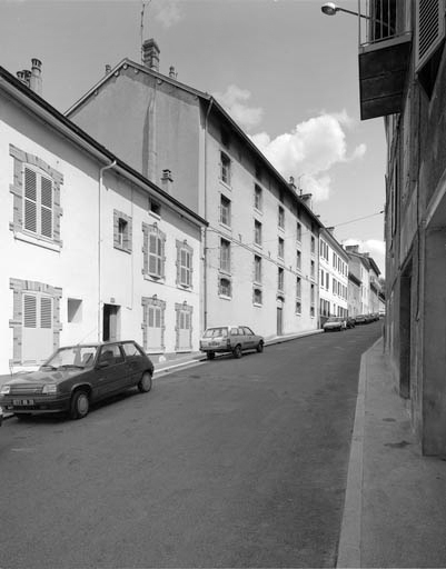 Séchoir à ébauchons : façade sur la rue Christin, de trois quarts gauche.