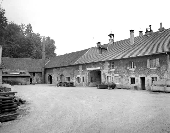 Façade postérieure de l'aile sud.