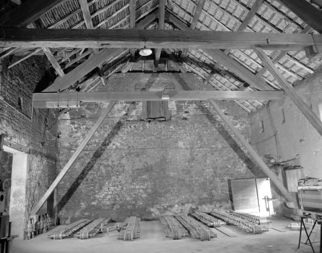 Intérieur de la pièce de stockage des cylindres (ancienne halle à charbon).