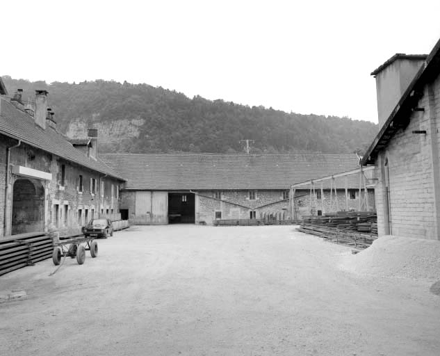 Aile ouest côté cour.