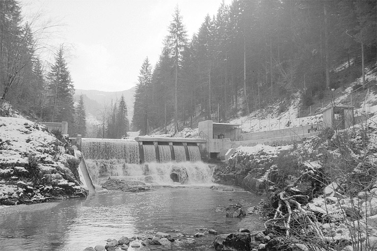 Barrage et prise d'eau.