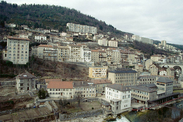 Vue d'ensemble du site depuis le sud-est.