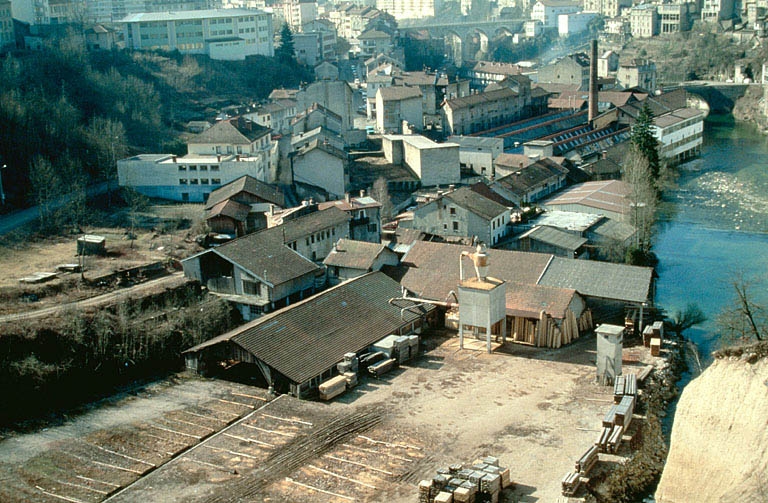 Vue d'ensemble plongeante depuis le nord.