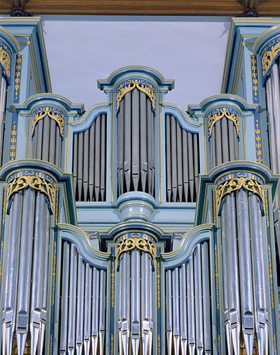 Façade du grand orgue, détail de la partie centrale, après restauration.