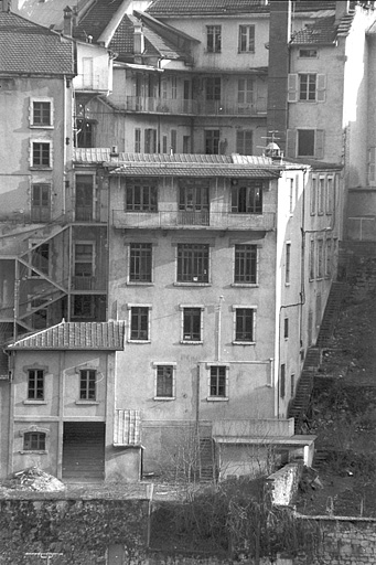 Café : façade postérieure.