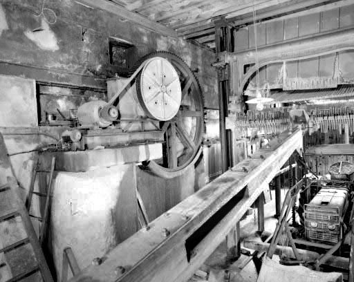Noria : moteur et système d'entraînement.