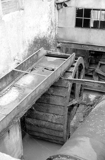 Roue hydraulique verticale.